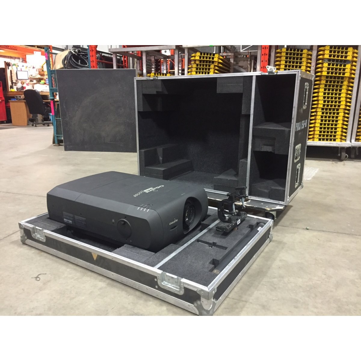 Günlük Kiralık 15.000 ANSILümen Projeksiyon Kiralama